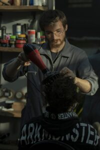 バストアップ美容液とエステサロンの連携による効果は？