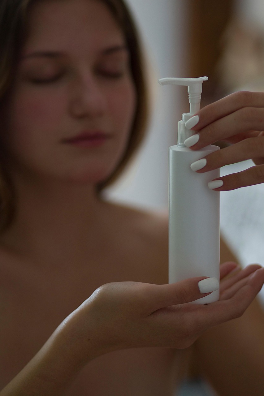 バストアップ美容液とマッサージクリームの違いとは？