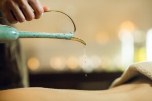 バストアップ美容液を使った効果的なマッサージ方法は？