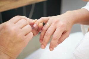 ぷり胸美容液の成分は本当に効果的？